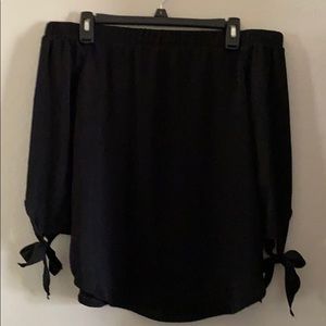Black off the shoulder 3/4 sleeve top